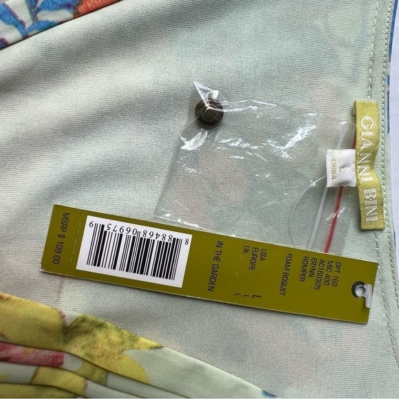 Gianni Bini floral Erynn Romper foam bouquet v neck waist tie size large - Picture 11 of 16